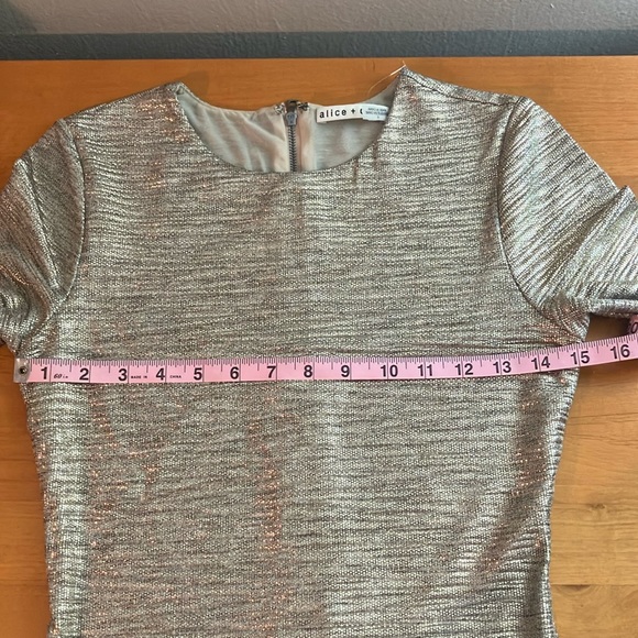 Alice + Olivia Delora Metallic - Picture 8 of 10